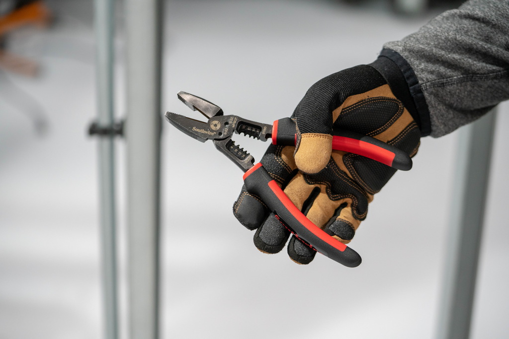 SOUTHWIRE PLIERS, LINESMANS MULTI 8" 6-N-1