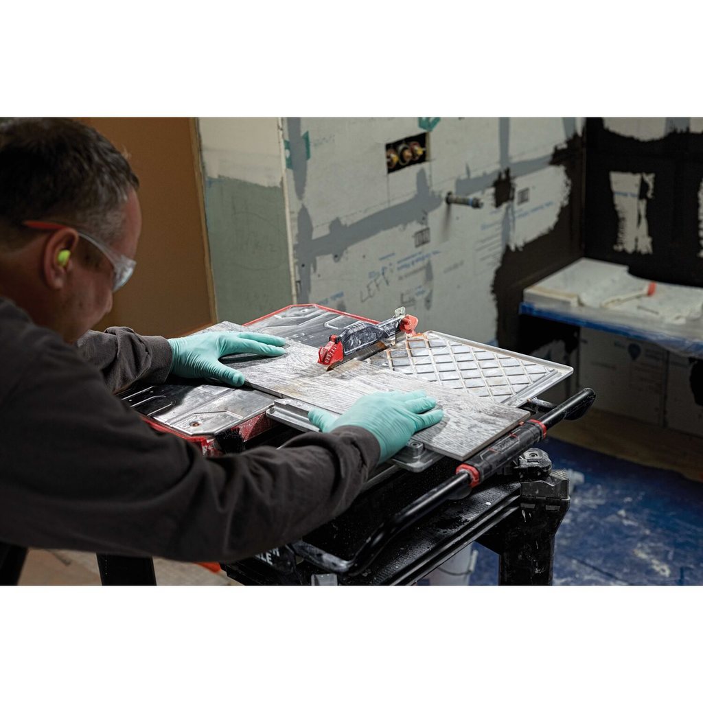 DEWALT 7" SLIDING TABLE TOP WET TILE SAW
