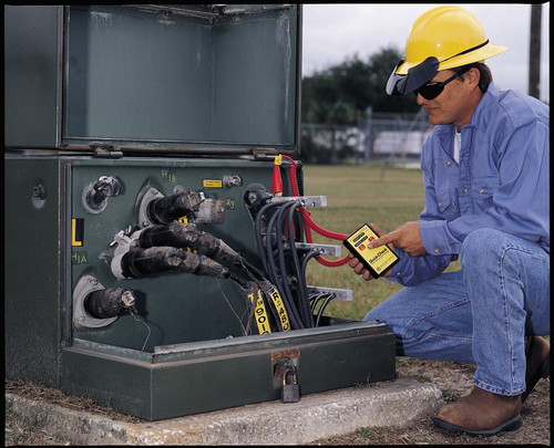 GREENLEE Quick-Check® Transformer and Capacitor Tester, Manual Self-Test, Magnet