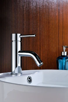 ANZZI Bravo Series Single Hole Single-handle Low-arc Bathroom Faucet In Polished Chrome - L-AZ030