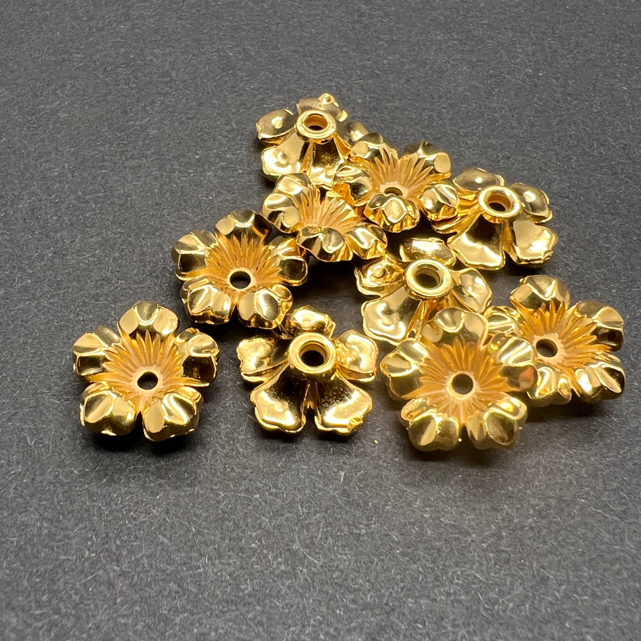 14mm Camellia Flower Gold Metalized Plastic Beads