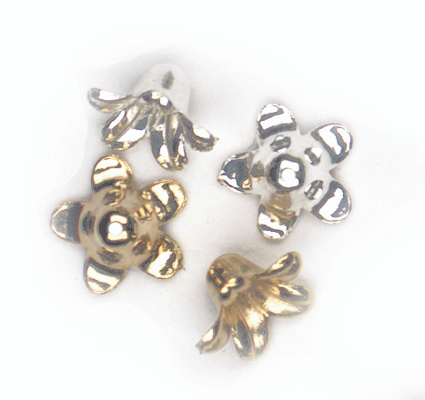 13mm Azalea Flower Gold Metalized Plastic Beads