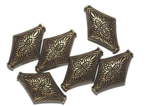 27mm Eastern Diamond Gold Metalized Plastic Beads Pk/6