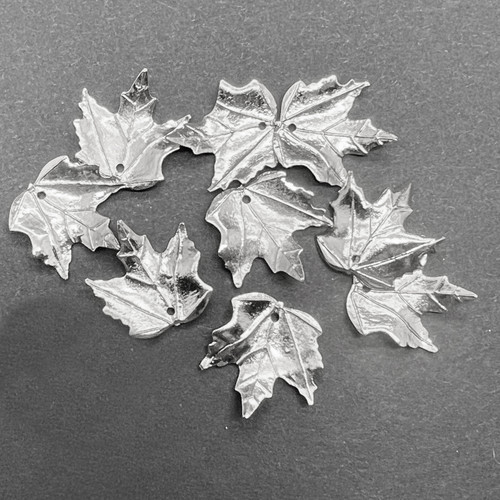 20mm Maple Leaf Silver Metalized Plastic Beads