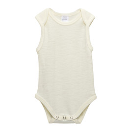 A clearcut image of The Sleeps Store's Basics Merino Singletsuit in the colour Cream.