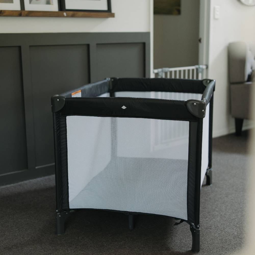 Quest Solo Portacot - Grey