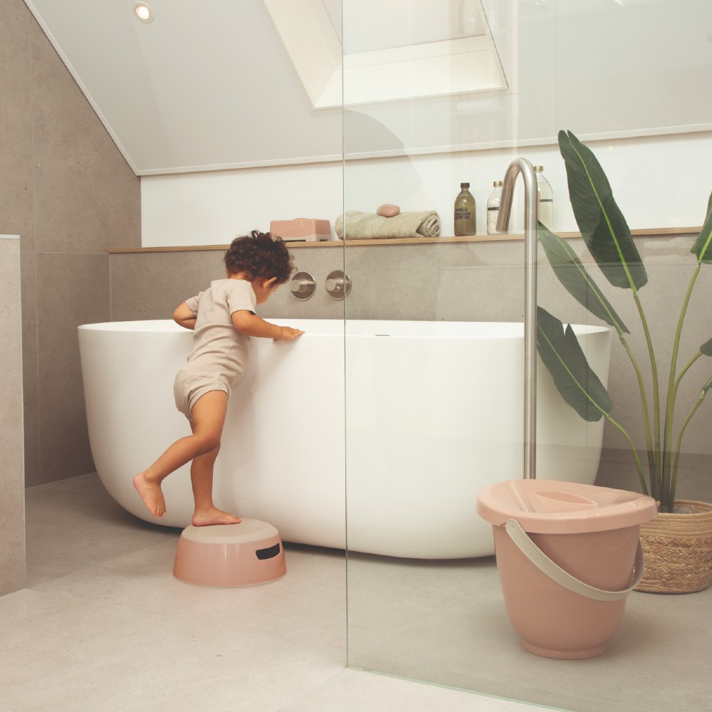 LUMA Step Stool