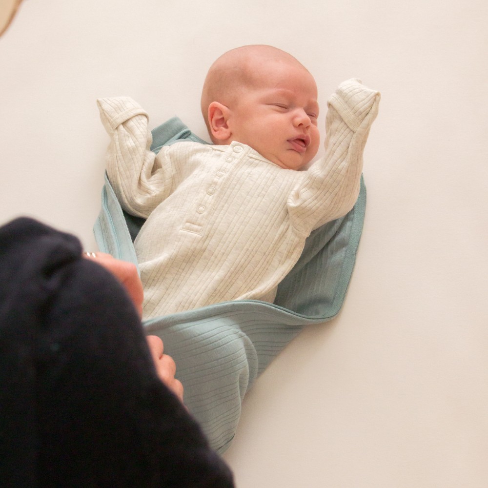 Woolbabe Organic Cotton/Merino Fitted Zip Swaddle