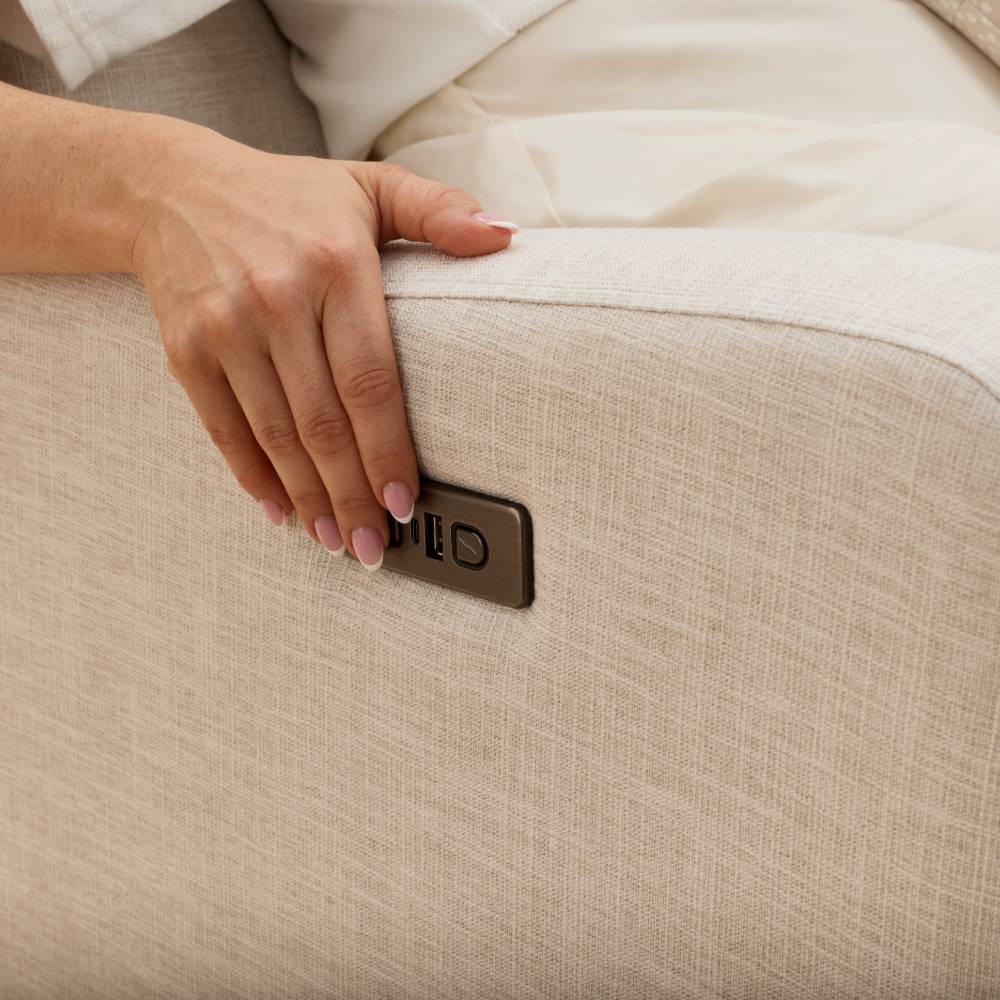 iL TuTTo Henry Electric Recliner Chair