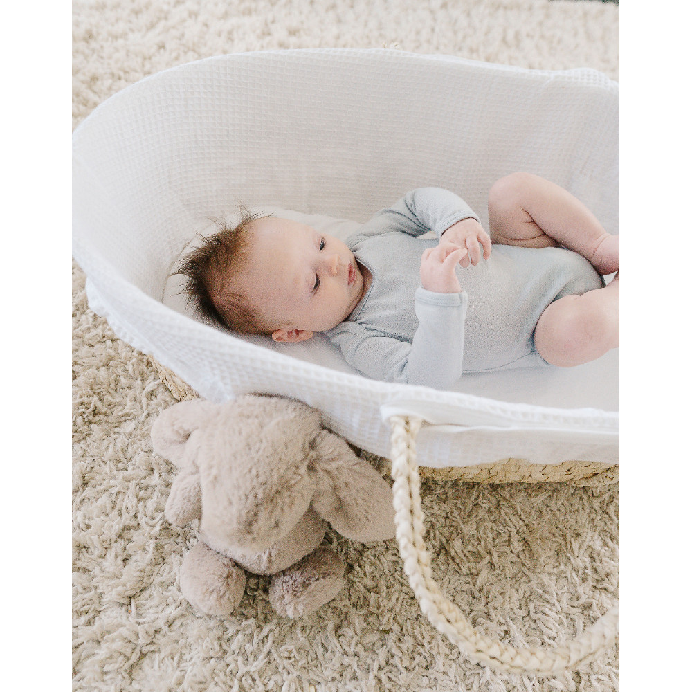 The Sleep Store Moses Basket with Waffle Cover