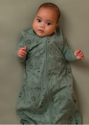 The Sleep Store Clothing and Sleepwear Guide - What to Dress Baby in at Night