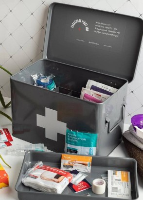 Baby First Aid Basics: What Skills Should New Parents Learn?