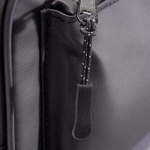 Marsupio in poliestere water resistant. Tasca frontale con cerniera e cintura regolabile [DM23106] 