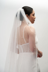 Auckland, NZ.  Simple, Plain Classic Ivory or White Pearl Floor (2M) or Cathedral (3M) Veil.  Bridal wear, accessories.  Wedding accessories, hairstyles, updo, inspo - Close Up