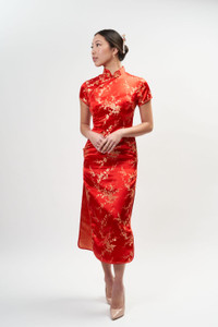Auckland NZ. Rent, Rental or Hire Tea Ceremony Wedding Dress, Gown. Classic Flower, Floral, Red & Gold Cheongsam (Qipao) - Front Auckland NZ. Rent, Rental or Hire Tea Ceremony Wedding Dress, Gown. Classic Flower, Floral, Red & Gold Cheongsam (Qipao) - Front
