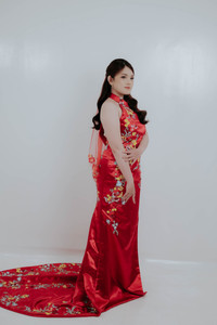 Red mermaid cheongsam qipao with 3D floral embroidery and halter neckline – Bridal Fusion NZ