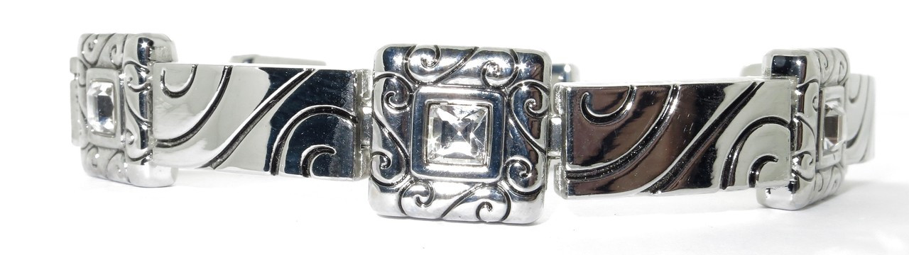 Alma - magnetic bracelet - Wellness Marketer Jewelry