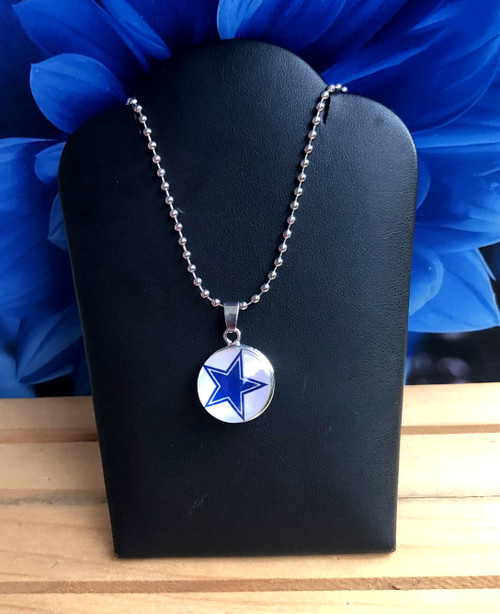COWBOYS snap charm necklace.