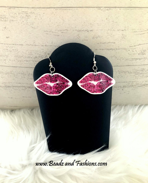 Pink lips dangle earrings