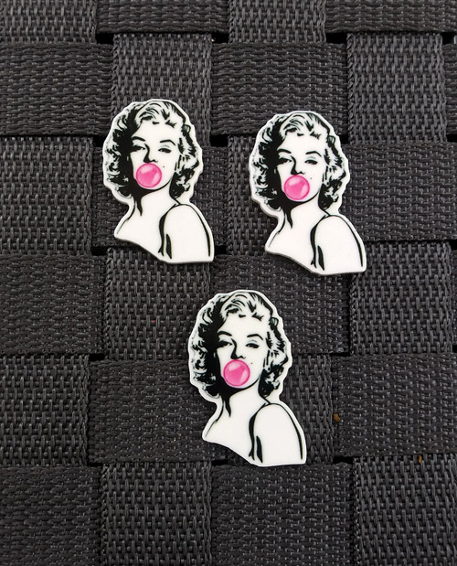 Marilyn gum planar resins