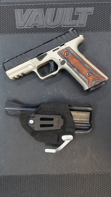 Wood Echelon Commander Grip Panels