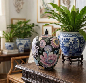 Famille Noire Ginger Jar with Lid | 1980s Chinoiserie Floral Ceramic Urn