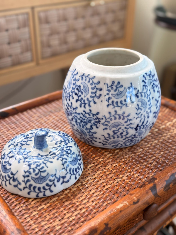 Vintage Melon Ginger Jar | Blue White Chinoiserie Ceramic Vase