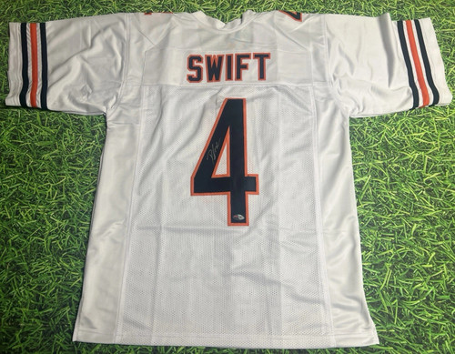 D’ANDRE SWIFT AUTOGRAPHED CHICAGO BEARS W JERSEY PIA