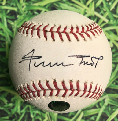 WILLIE MAYS AUTOGRAPHED OMLB BALL SAN FRANCISCO