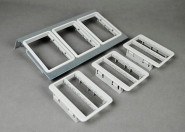 Wiremold C8005P-3RT AC8105 & AC8850 PLATE FOR 3-ORT BEZ