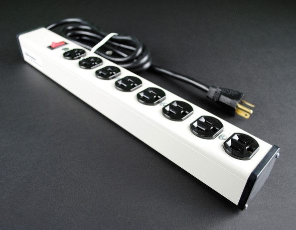 Wiremold ULB820-15 Plug-In Outlet Center Unit / 120V/20A/8 O/L /lighted switch/15ft cord