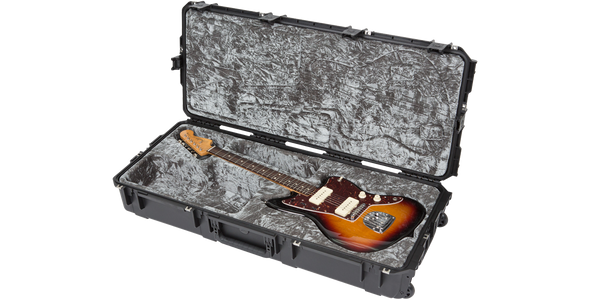 SKB Cases 3i-4217-62 iSeries Guitar Case, Jaguar/Jazzmaster Interior - TSA Latches, w/wheels