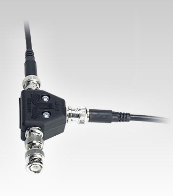 Shure UA221 Passive Antenna Splitter/Combiner Kit. Includes Two Splitter/Combiners, Four Coaxial Cables, and Attaching Hardware
