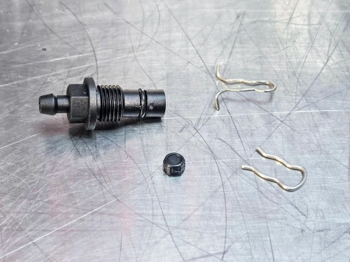 XR5/RS mk2 Slave Cylinder Connection Retaining Clip, Clutch Line Connection Retaining Clip, Bleeder Nipple & Seal 
6G9N 7H552 DB, 8G9N 7H552 AA, 3M51 7K590 HD