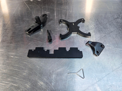 Fiesta ST180 Timing Tool SET
Variable Camshaft Pulley Lock tool 303-1097
Crankshaft locking pin 303-748
Harmonic balancer alignment tool 303-1550
Flywheel locking tool 303-393
Timing belt tensioner pin 303-1054
Camshaft alignment tool 303-1552