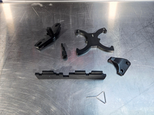 Fiesta ST180 Timing Tool SET
Variable Camshaft Pulley Lock tool 303-1097
Crankshaft locking pin 303-748
Harmonic balancer alignment tool 303-1550
Flywheel locking tool 303-393
Timing belt tensioner pin 303-1054
Camshaft alignment tool 303-1552