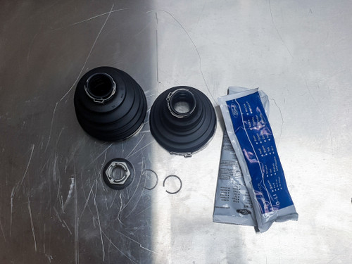 Focus RS mk3 Focus ST mk3 Inner and outer CV boot kit GENUINE FORD  Focus RS mk3 Focus ST mk3 Inner and outer CV boot kit GENUINE FORD