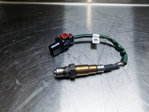 Downpipe o2 Oxygen / Lambda Sensor RS mk3 GENUNE FORD 
Part numbers: 1876257 & FV4A 9Y460 BA Downpipe o2 Oxygen / Lambda Sensor RS mk3 GENUNE FORD 
Part numbers: 1876257 & FV4A 9Y460 BA