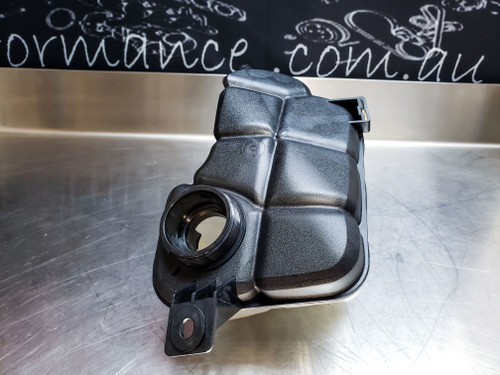 Mondeo XR5 Coolant expansion tank GENUINE FORD
Part number: 6G91 8K218 DC Mondeo XR5 Coolant expansion tank GENUINE FORD
Part number: 6G91 8K218 DC