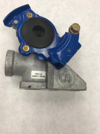 Haldex 1/2" NPT Port Service Gladhand With Dust Cover - Blue 11490