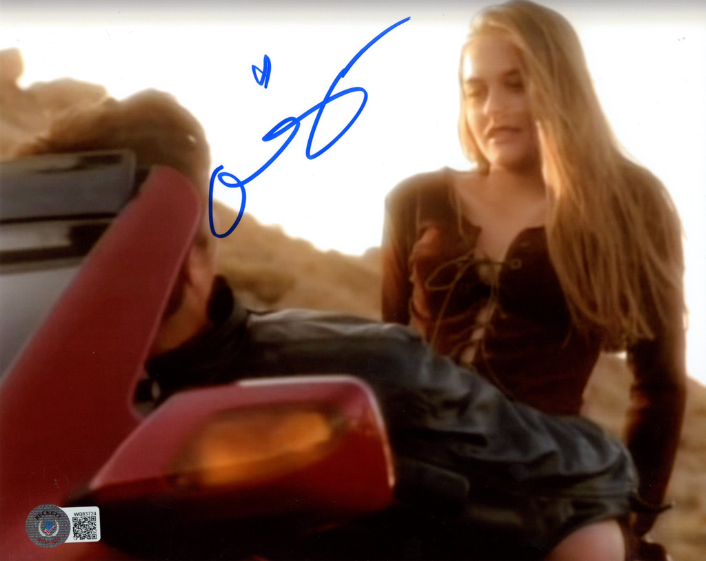 Alicia Silverstone Autographed/Signed Aerosmith 8x10 Photo Beckett 46649