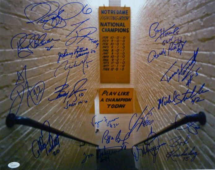 Notre Dame Irish Legends Autographed 16x20 Photo w/18 autos & JSA