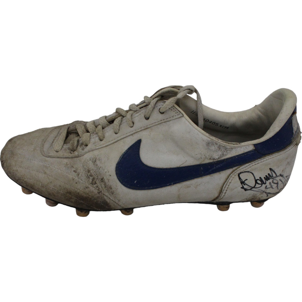 Dennis Smith Signed Game Used Nike Sz 11.5 Cleat Left Foot Beckett 44719