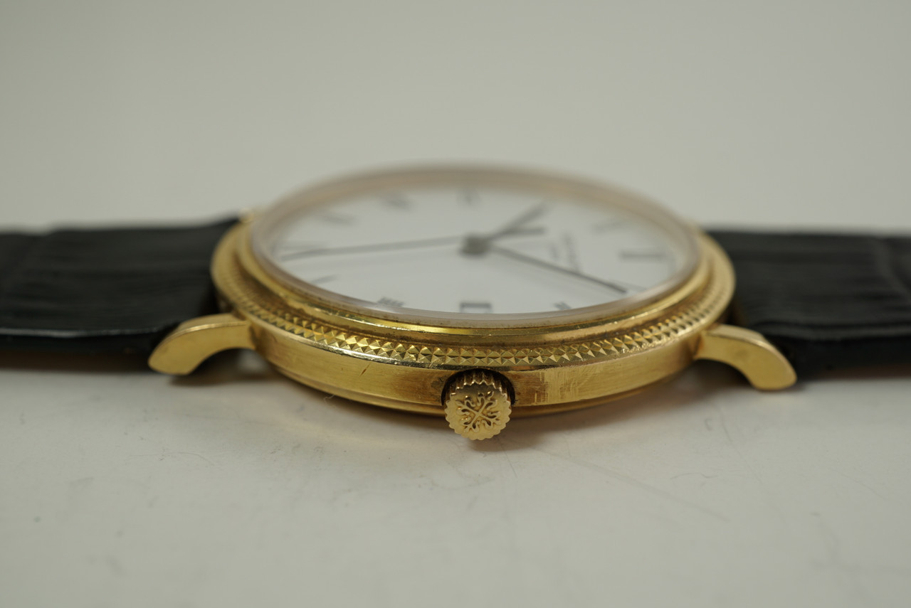 Patek Philippe 3944 Calatrava Quartz w/ date 18k dates 1990's