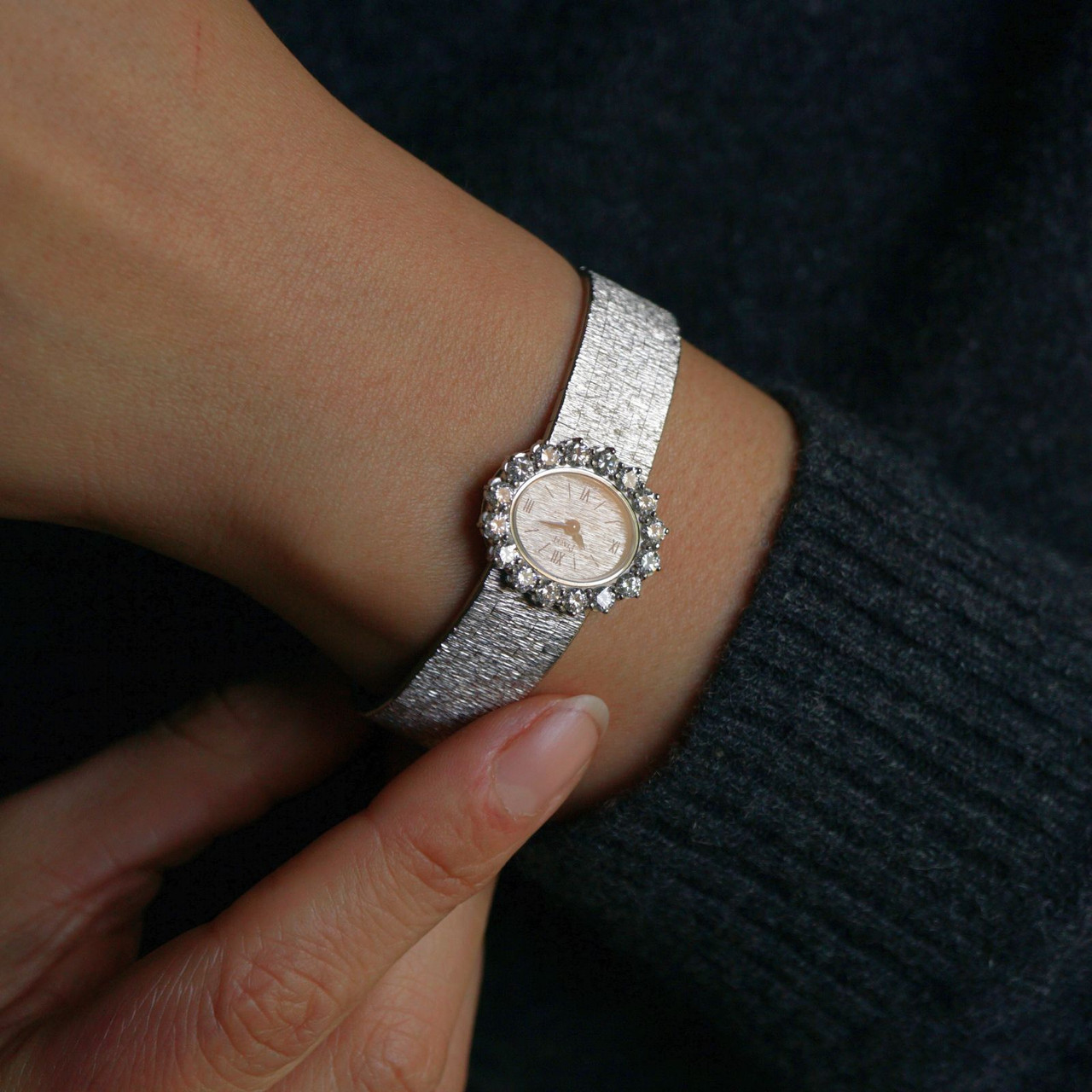 Piaget 18k White Gold Ladies Diamond Bracelet 3867-A6 Retailed by