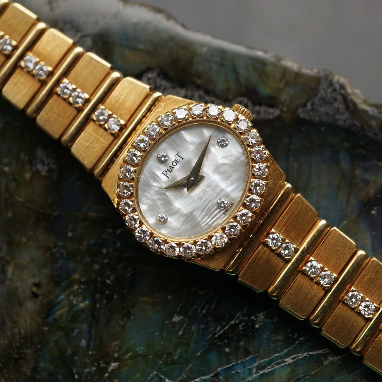 Piaget Polo Ref. 8306 Mother of Pearl Diamond Bracelet 18k Gold