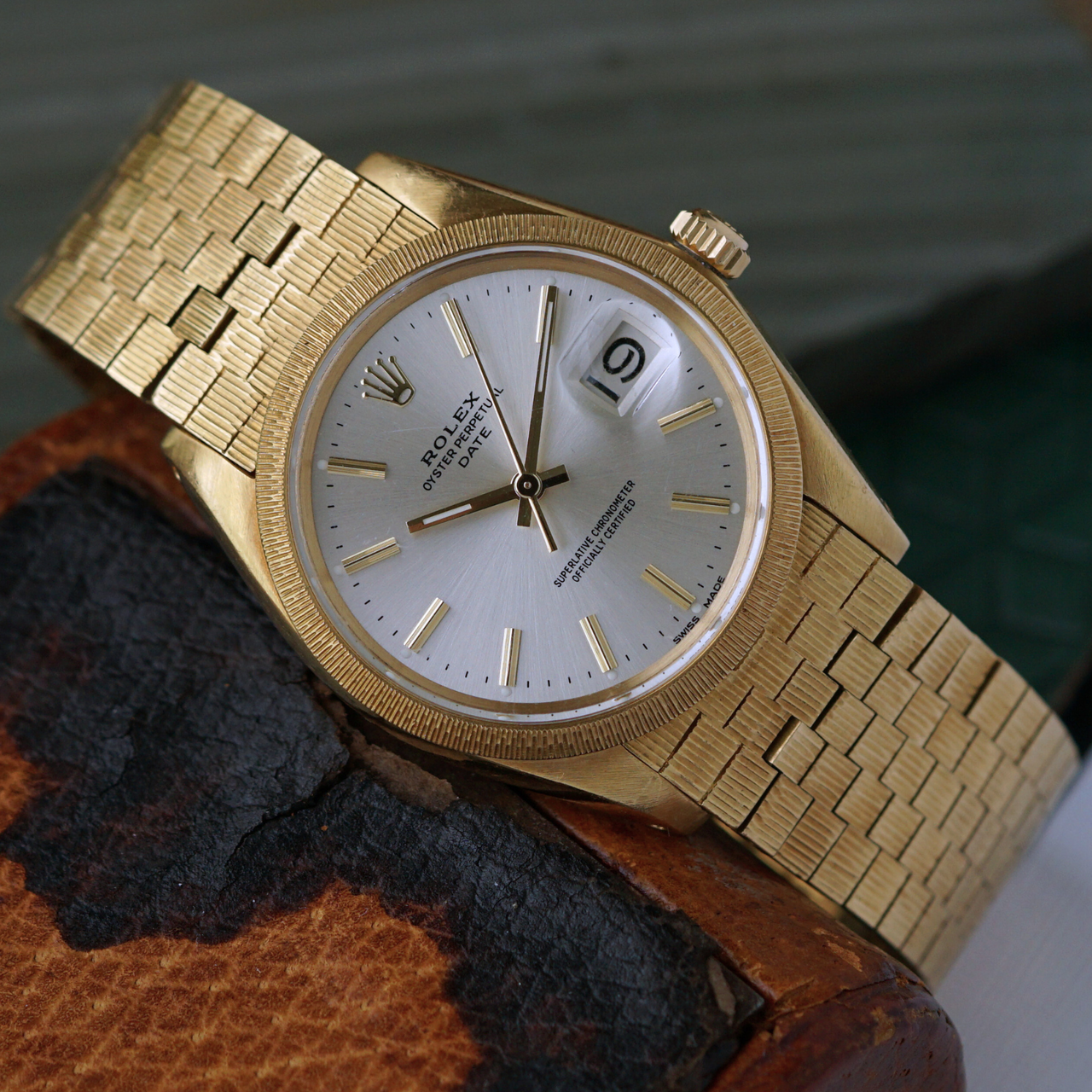 Rolex Date Ref. 1507 Rare Bark & Brick Bracelet 34mm 18k Yellow