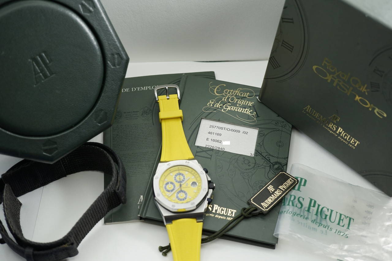 AUDEMARS PIGUET 25770 ST YELLOW THEMES OFFSHORE CHRONO. COMPLETE w/ BOX,  GUARANTEE, TAG C.1990'S