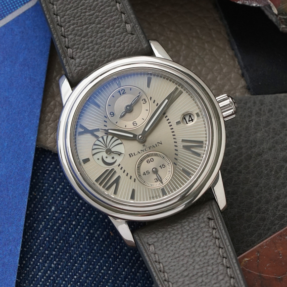 Blancpain Dual Time Zone Moonphase Steel 34mm 3760-1136-52B  Automatic