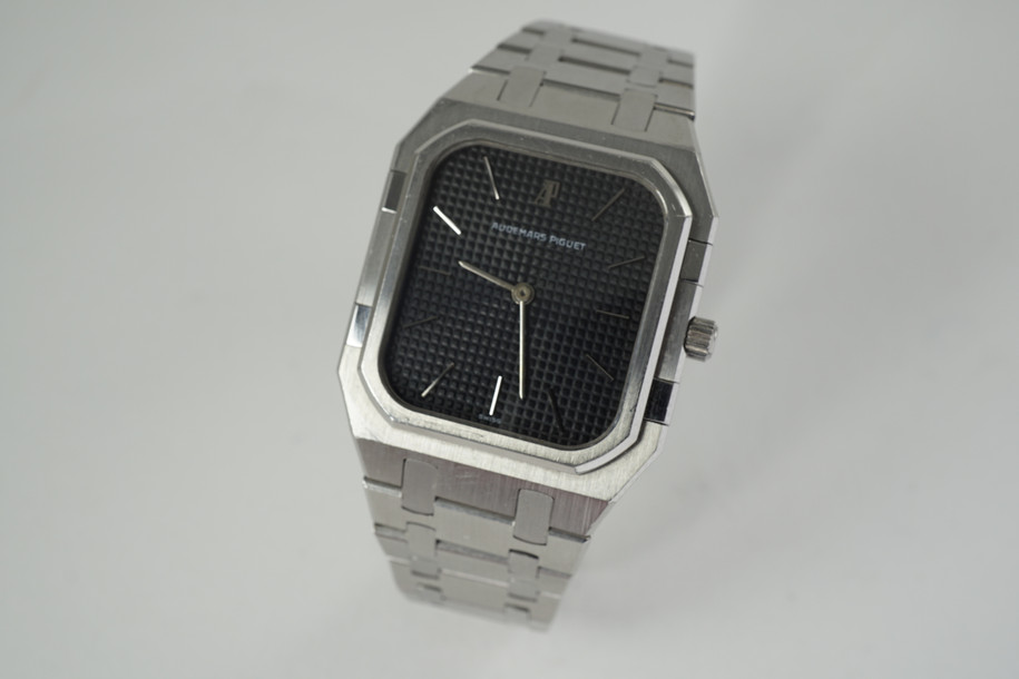 Audemars Piguet 6005 ST Royal Oak steel jumbo original Dates 1976-79 pre owned for sale houston fabsuisse